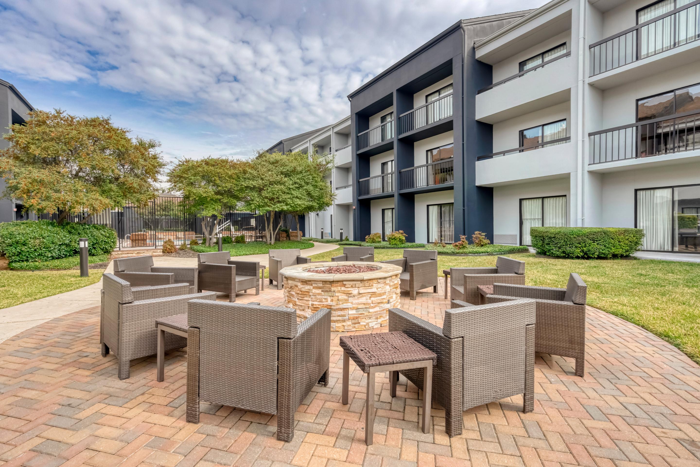 Country Inn & Suites By Radisson, Dallas-Love Field Exterior photo